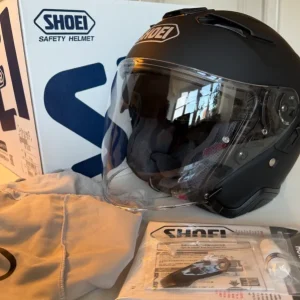 Två SHOEI J-Cruise II mc-hjälm. M och L matt svart. Som nya. Kampanjpris