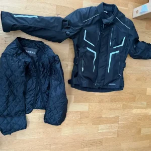 4Bikers set jacka byxor stövlar svart Rabatt