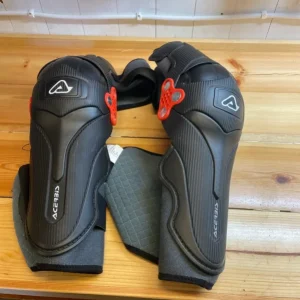 Acerbis knäskydd svart Reapris