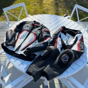 Alpinestars Motegi Suit 2 pcs mc-ställ svart röd vit skinn herr EU 58 Begränsat erbjudande