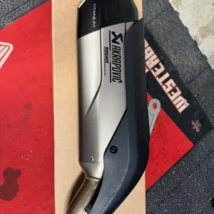 Akrapovic Slip Ontitan Kundfavorit