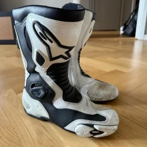 Alpinestars motorcykelstövlar svart/vit storlek 42 Trygg betalning