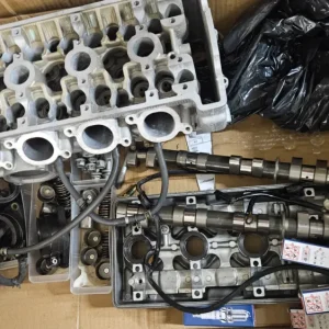 Yamaha R6 RJ03 2001 delar. Komplett motorcykel förutom ram, cylindrar och däck. Erbjudandepris