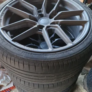 18" Däck och fälgar till BMW 320 E90 Endast idag