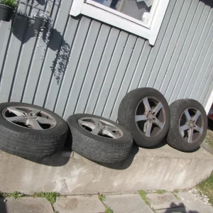 4 Sommarhjul som suttit på Ford Connect 2015 Säker betalning