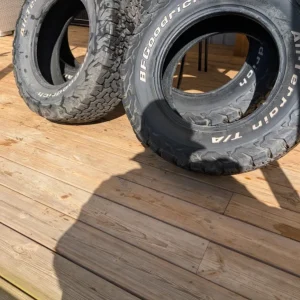 4st BFGoodrich All-Terrain T/A KO2 – 235/70 R16 – mkt bra skick! Endast idag