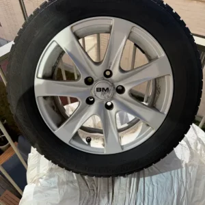 205/60 16 kompletta hjul – Audi VW , Skoda , Volvo - nya M S däck, fina fälgar Outlet