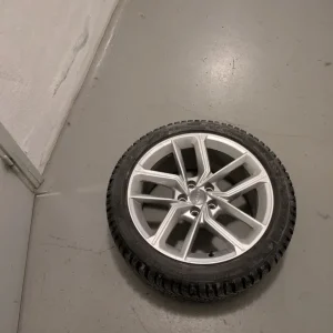 Audi orginalfälg Köp nu